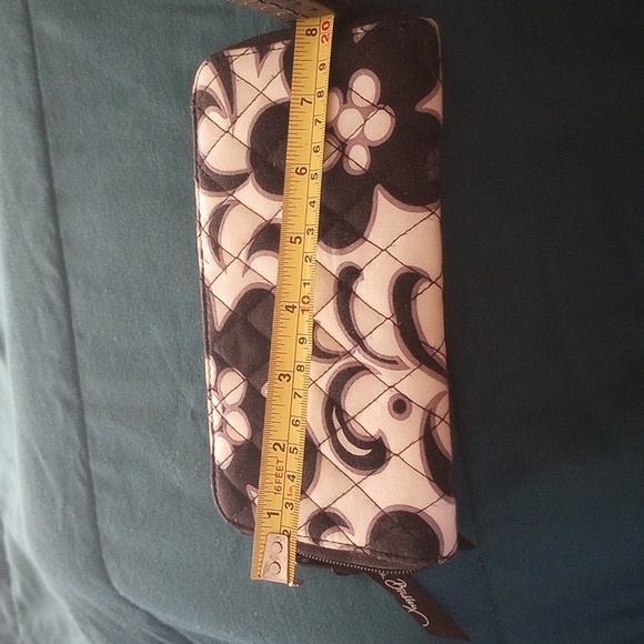 2 Vera Bradley Clutch Wallets⁰ - Picture 4 of 10